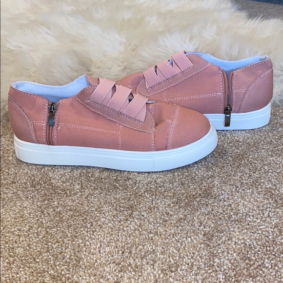 Pink Shoes - Picture 2 of 4